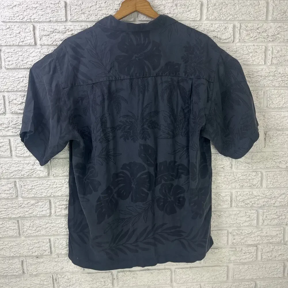 TOMMY BAHAMA Mens Sz Medium Black Hawaiian Floral 100% Silk Short Sleeve Shirt
